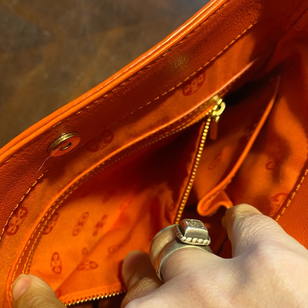 Tory Burch Bright Orange Leather Logo Crossbody - Picture 6 of 7